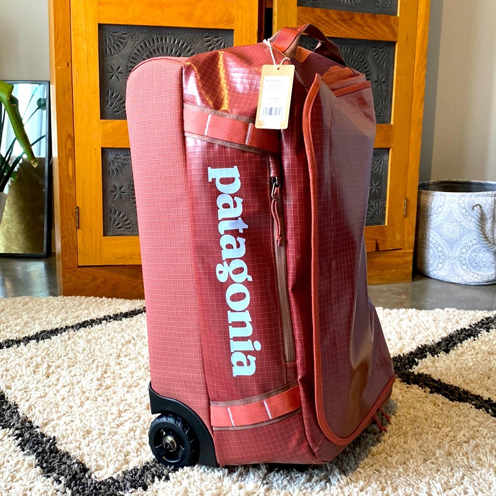 Patagonia Black hole wheeled duffel 40L
